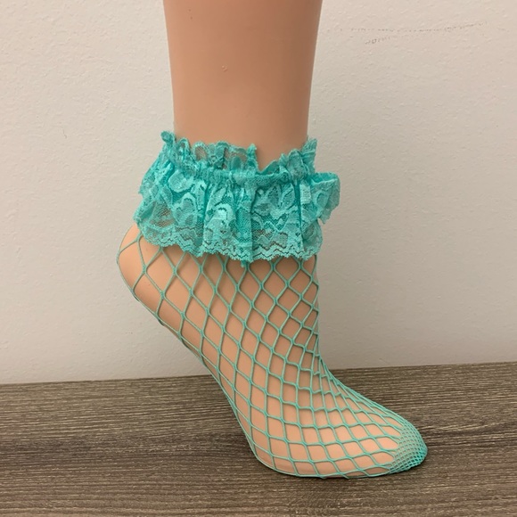❣️3/$15❣️ Large Fishnet Mesh Ankle Sock With Lace - Picture 2 of 4
